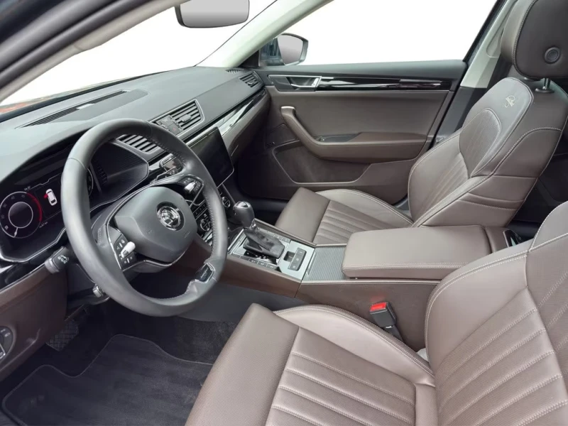 Skoda Superb 2.0TDI/190HP/L&K/DSG/PANO/MATRIX/MEMO/CANTON/434g, снимка 8 - Автомобили и джипове - 52041830
