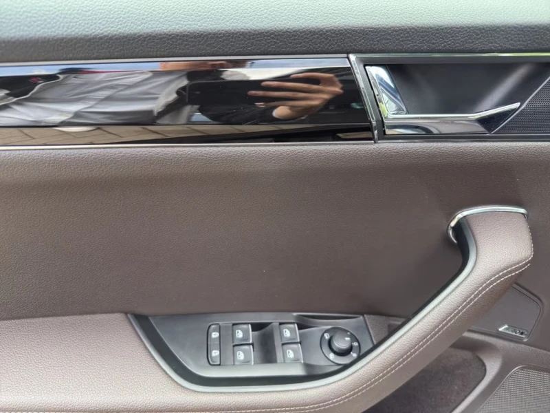 Skoda Superb 2.0TDI/190HP/L&K/DSG/PANO/MATRIX/MEMO/CANTON/434g, снимка 12 - Автомобили и джипове - 52041830
