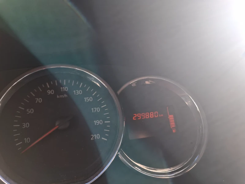 Dacia Logan, снимка 4 - Автомобили и джипове - 52737048