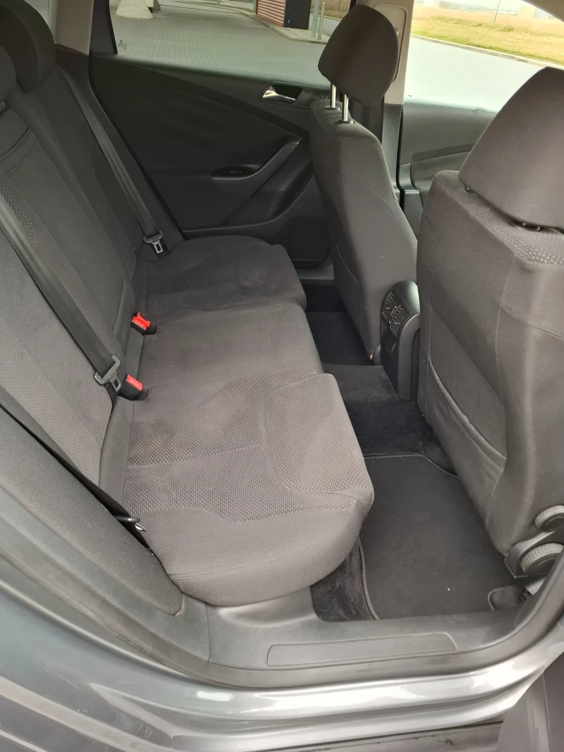 VW Passat 2.0 TDI ВМР (Climatronic), снимка 7 - Автомобили и джипове - 53576224