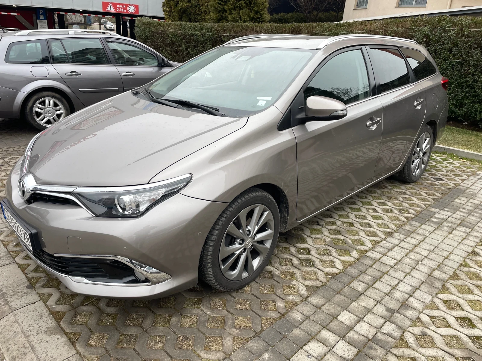 Toyota Auris, снимка 1