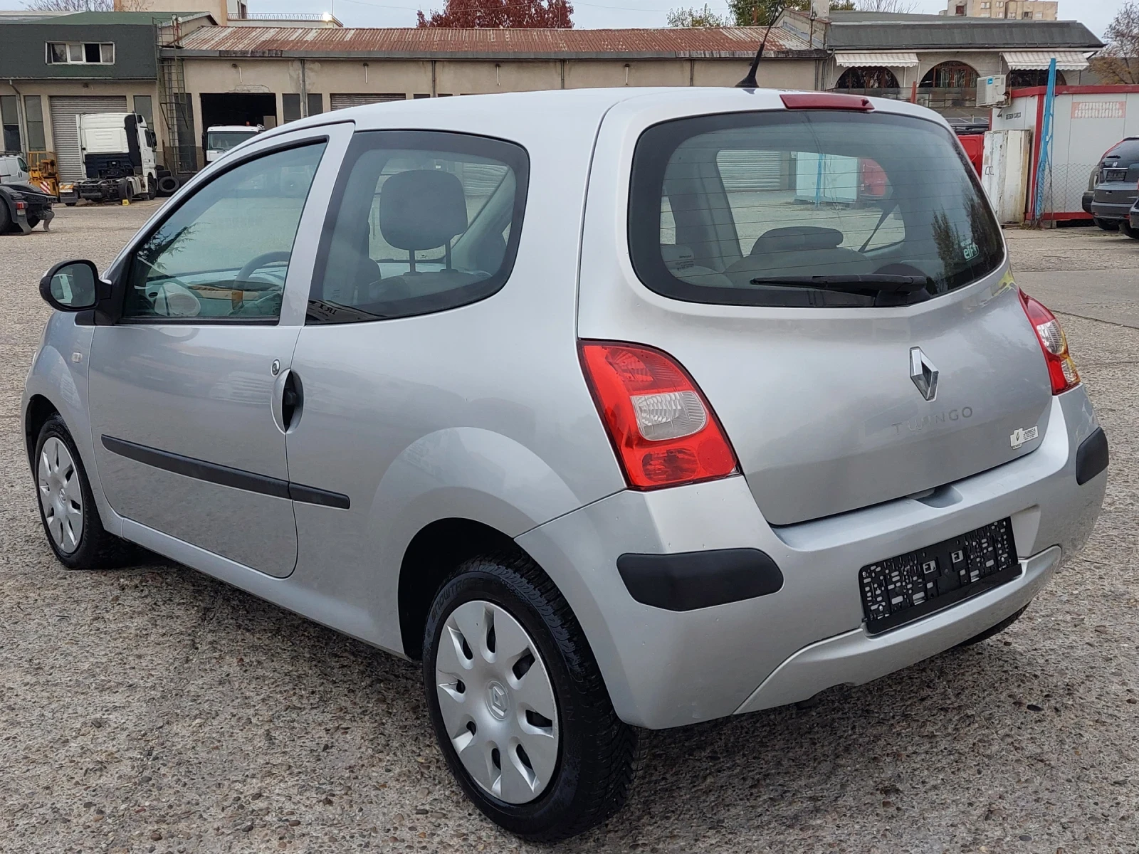 Renault Twingo 1.5dCi 64hp * КЛИМАТИК * EURO 4 *  - изображение 6