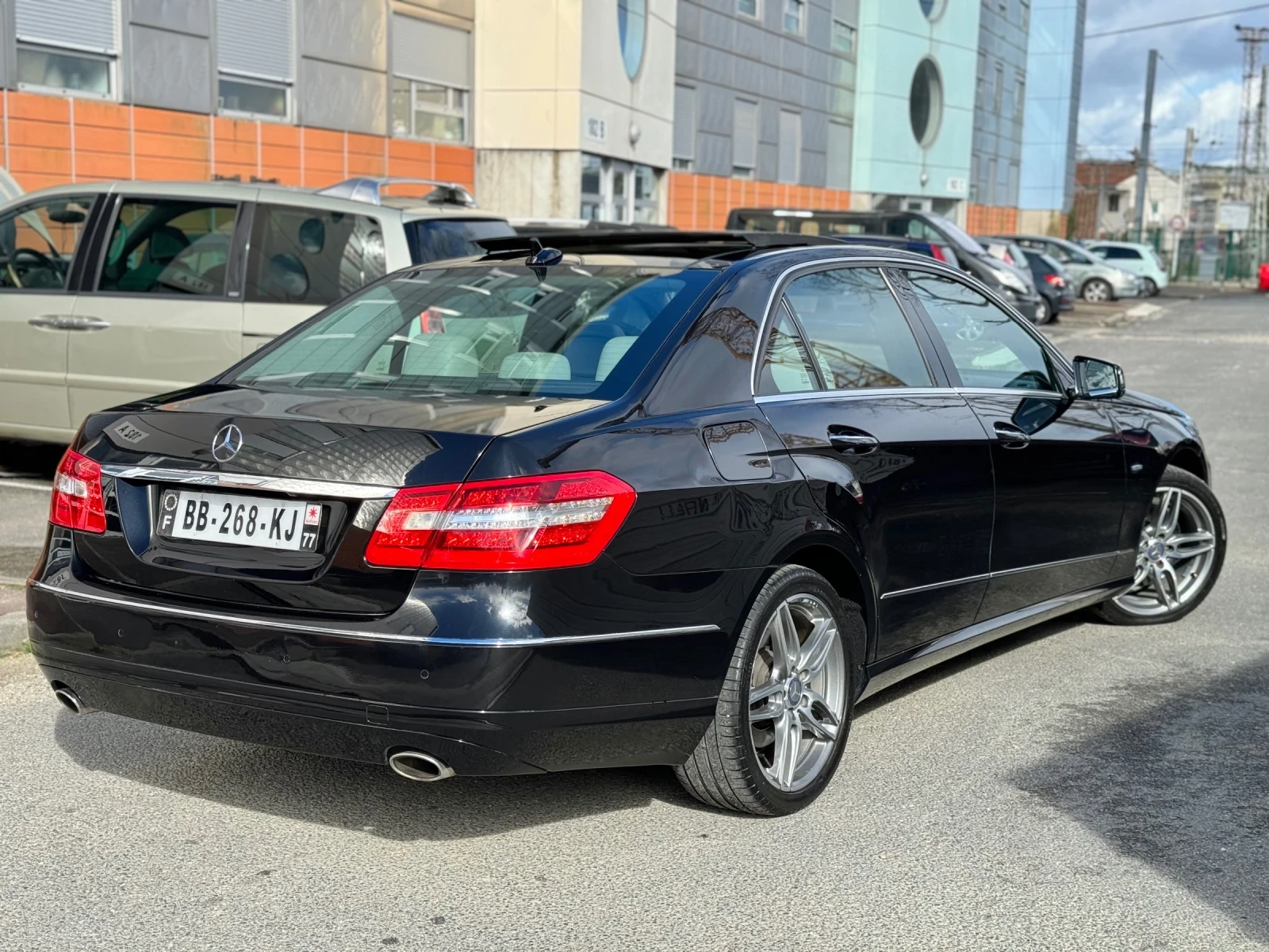 Mercedes-Benz E 350  - изображение 8