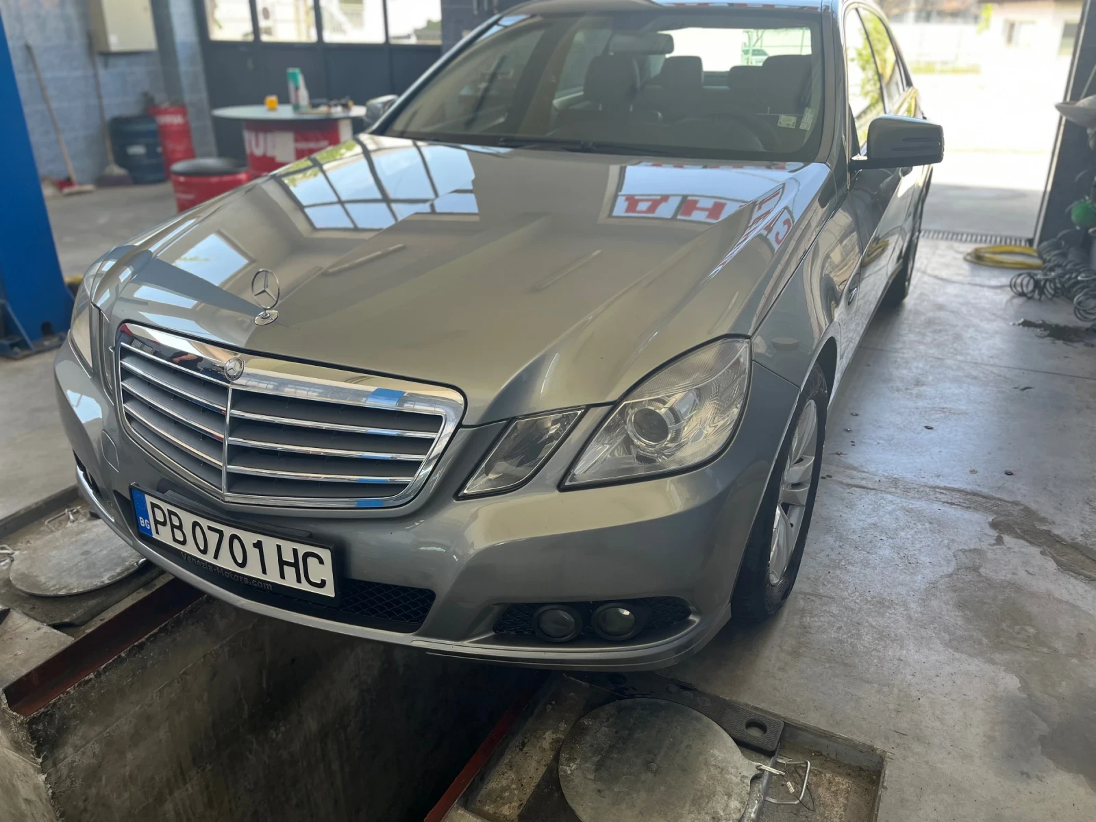 Mercedes-Benz E 220  - изображение 3