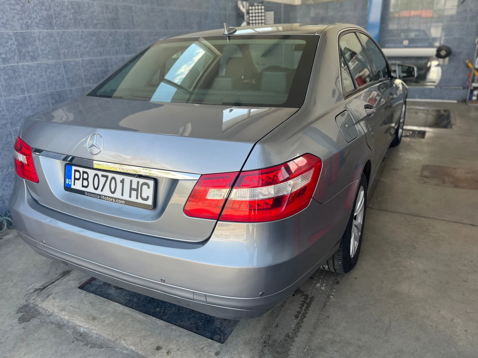 Mercedes-Benz E 220  - изображение 5
