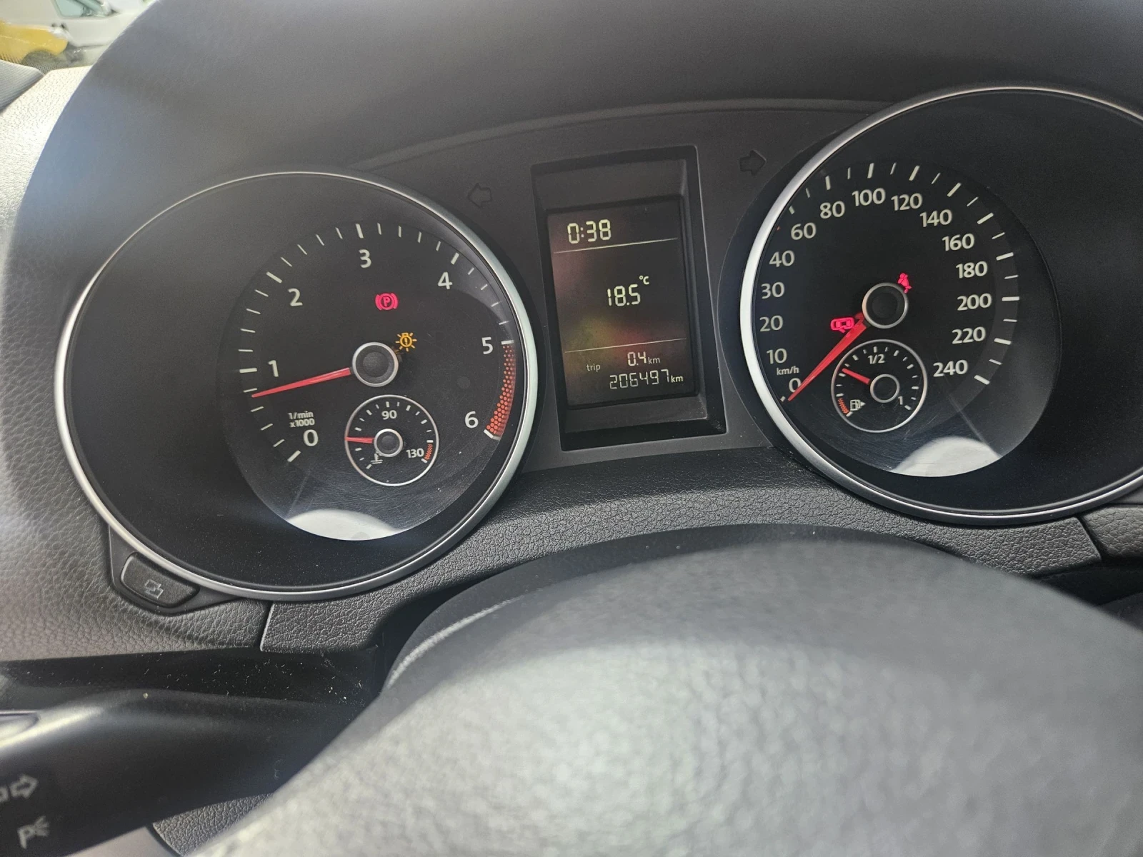 VW Golf 1.6 TDI  | Mobile.bg — изображение 13