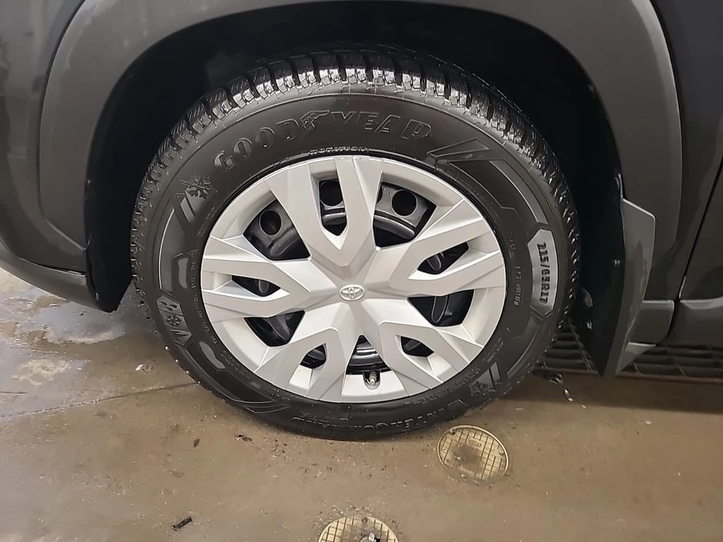 Toyota Corolla Cross L 2022 * CARFAX * БЕЗ ПЪРВОНАЧАЛНА ВНОСКА - изображение 7