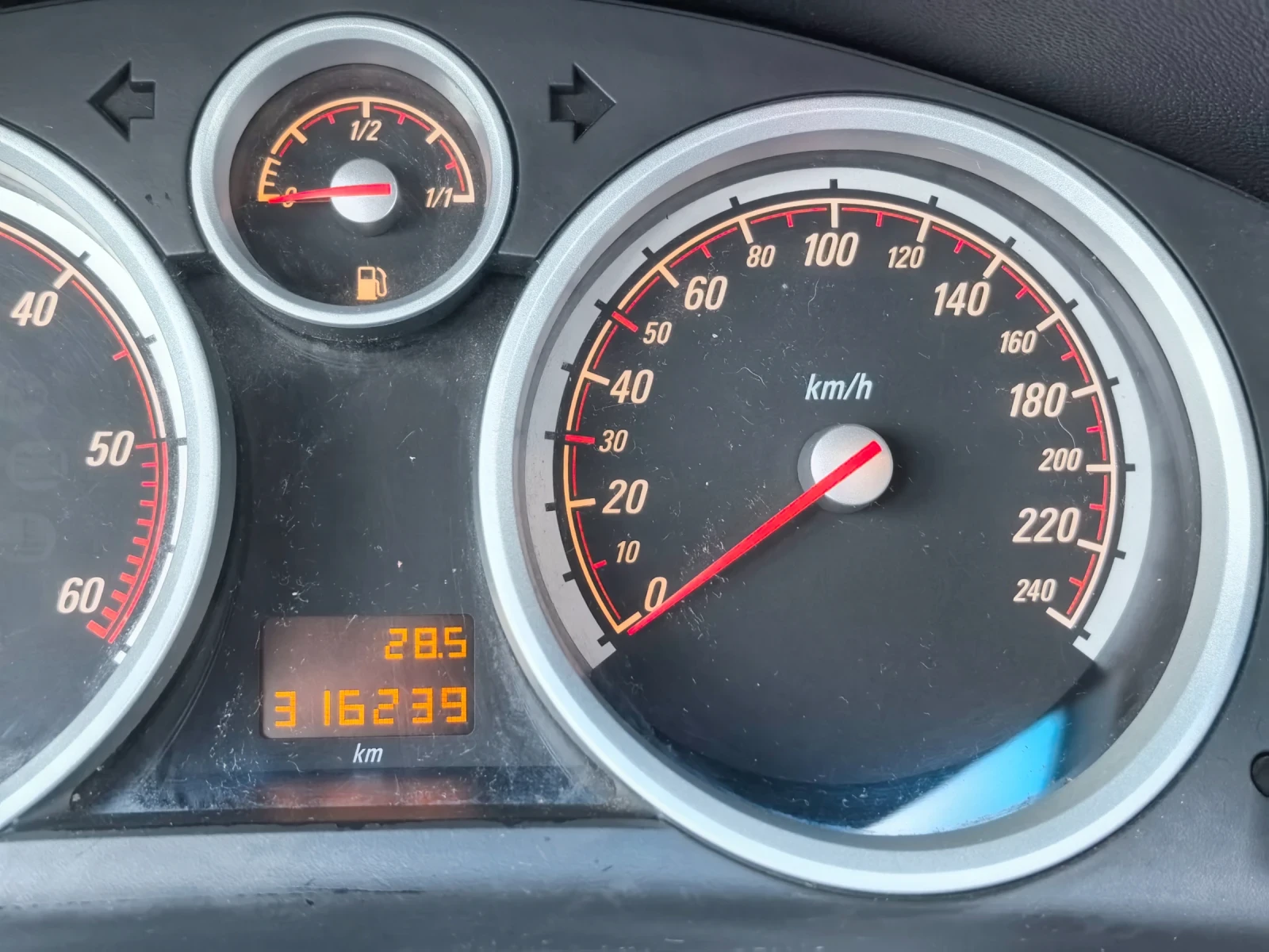 Opel Astra 1.9 CDTI * 150 к.с - изображение 10