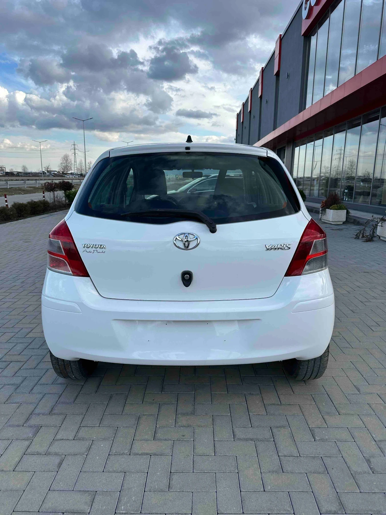 Toyota Yaris 1.4 D4D | Mobile.bg � ����������� 4