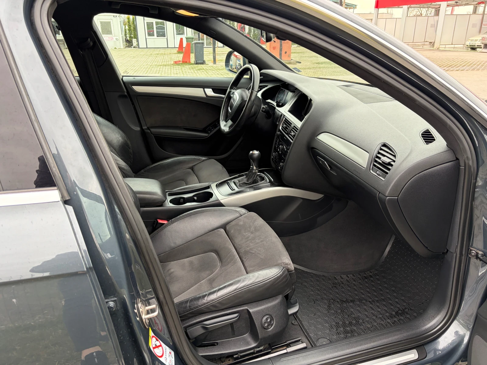 Audi A4 B8 2.0TDI 170hp LED+ BiXenon Alcantara, снимка 13 - Автомобили и джипове - 53938573