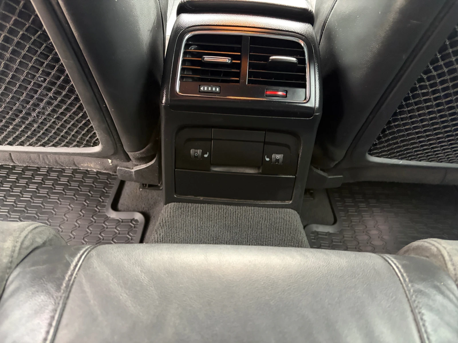 Audi A4 B8 2.0TDI 170hp LED+ BiXenon Alcantara, снимка 16 - Автомобили и джипове - 53938573