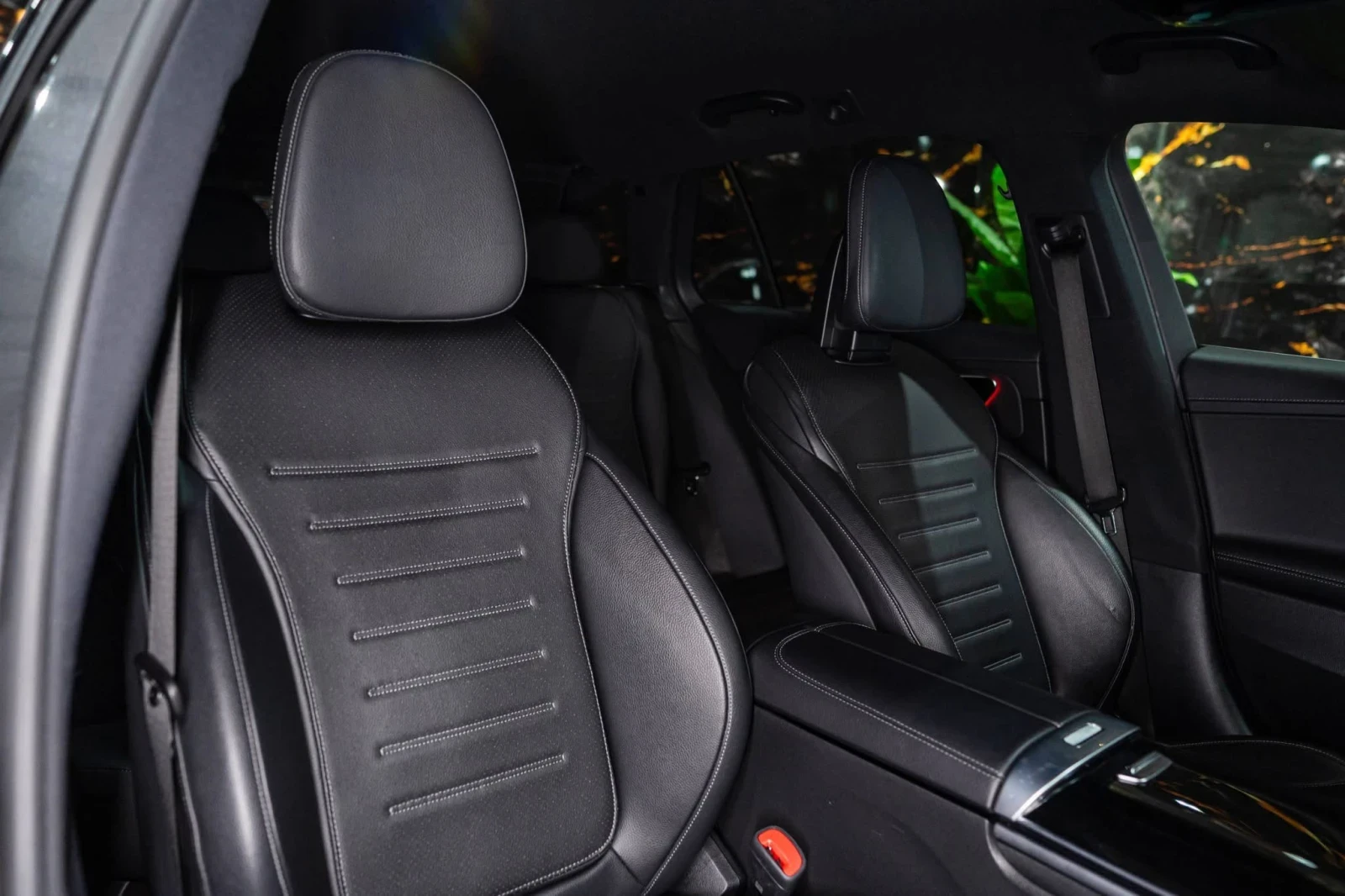 Mercedes-Benz C 220 D FULL AMG LINE LED DIGITAL 360 ЛИЗИНГ 100%, снимка 14 - Автомобили и джипове - 54029450