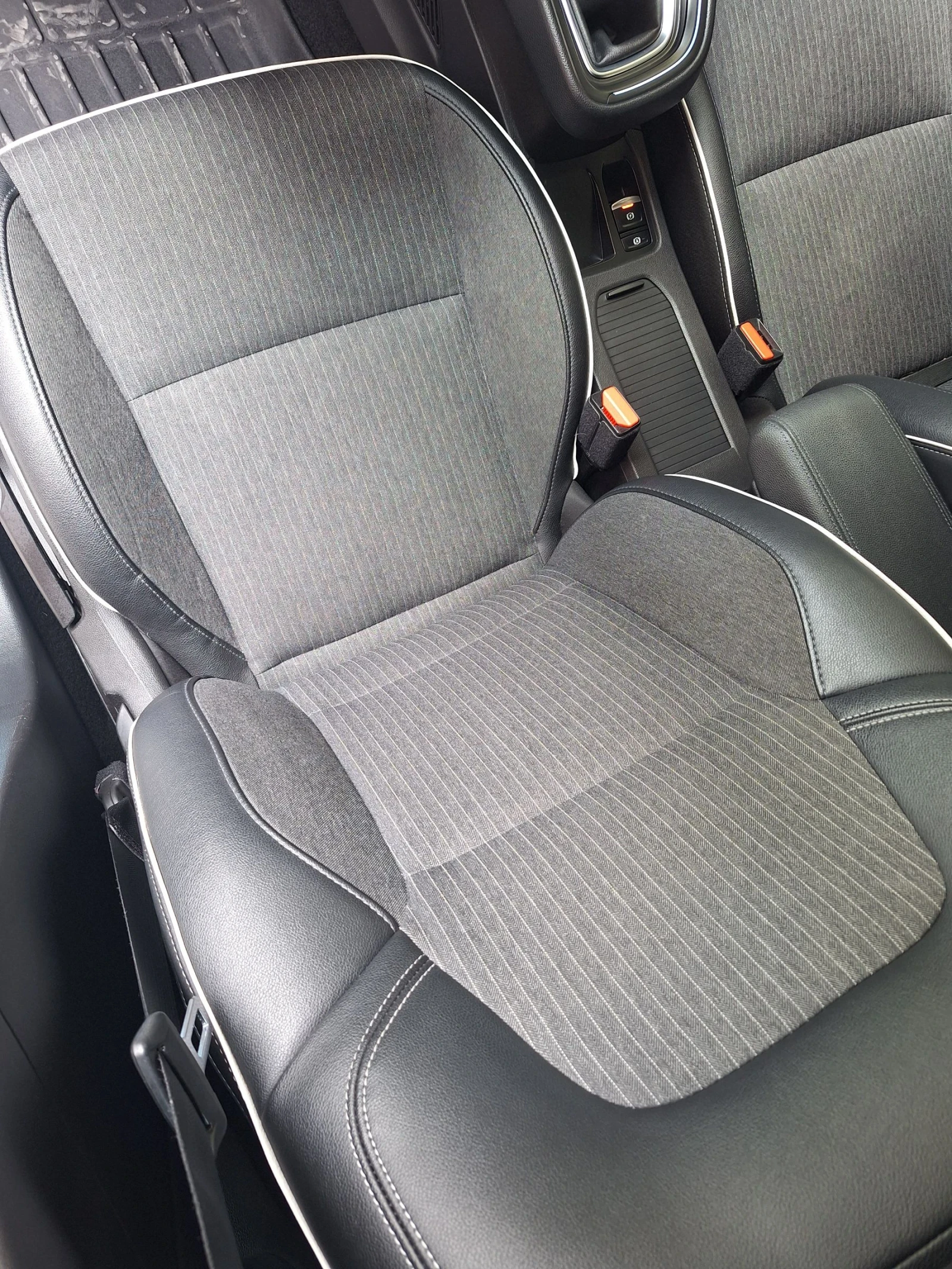 Renault Clio, снимка 11 - Автомобили и джипове - 54365124