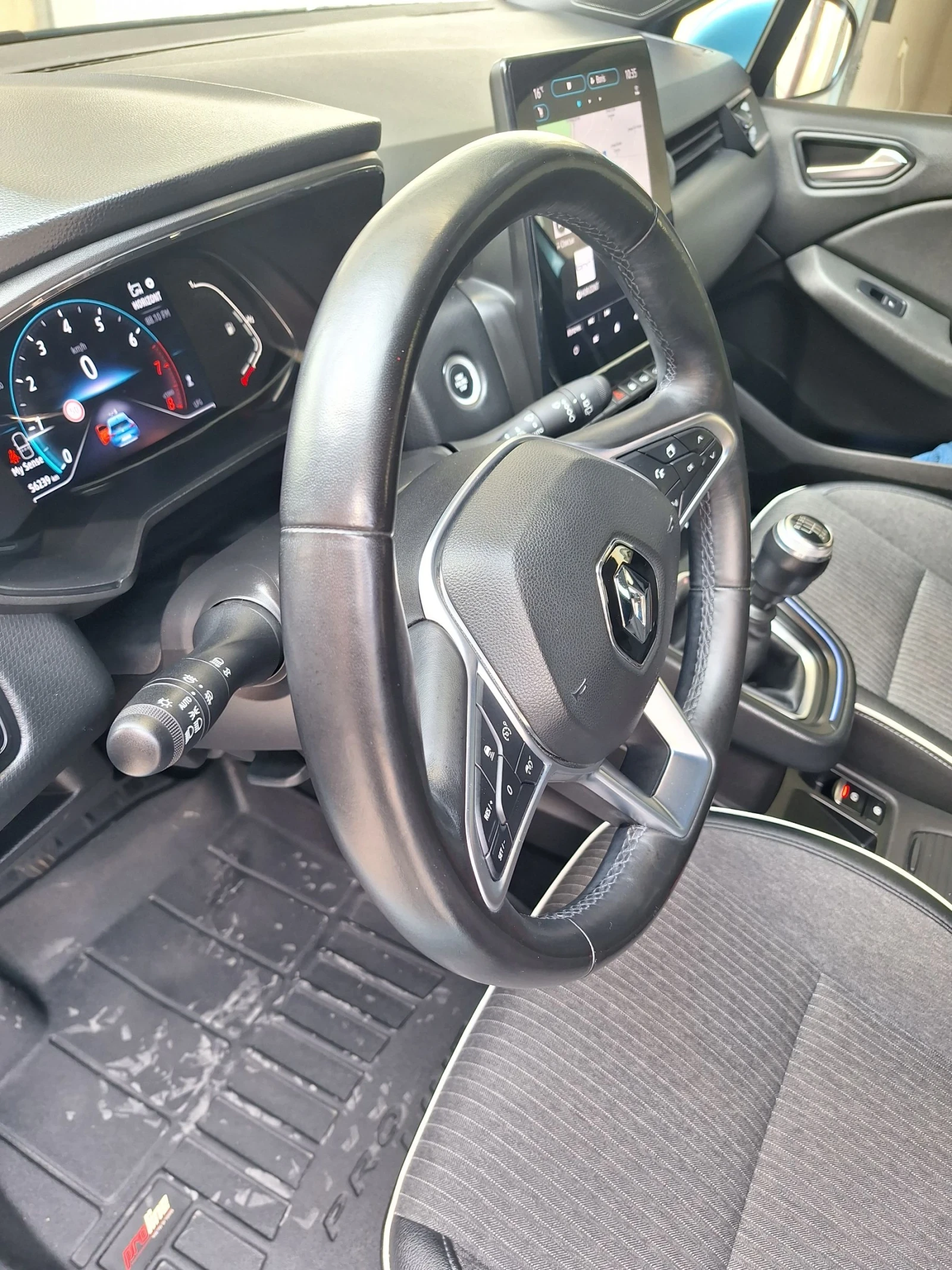 Renault Clio, снимка 15 - Автомобили и джипове - 54365124
