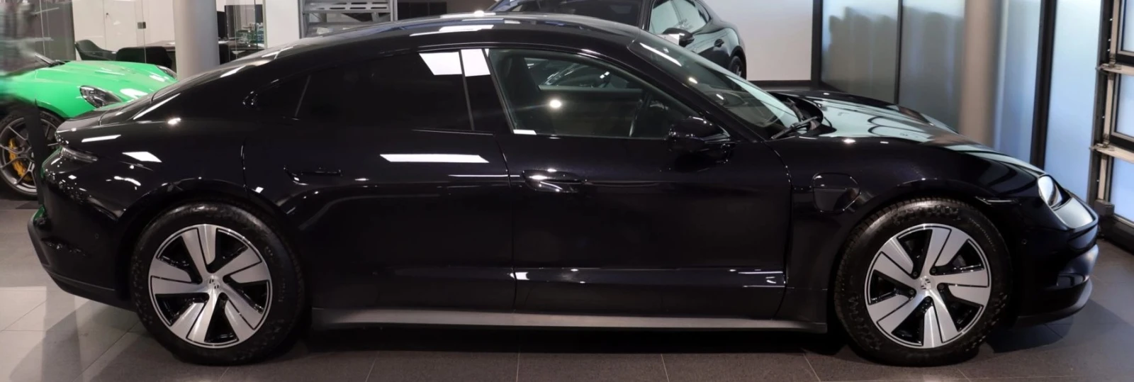 Porsche Taycan 105 kWh, снимка 5 - Автомобили и джипове - 54370801