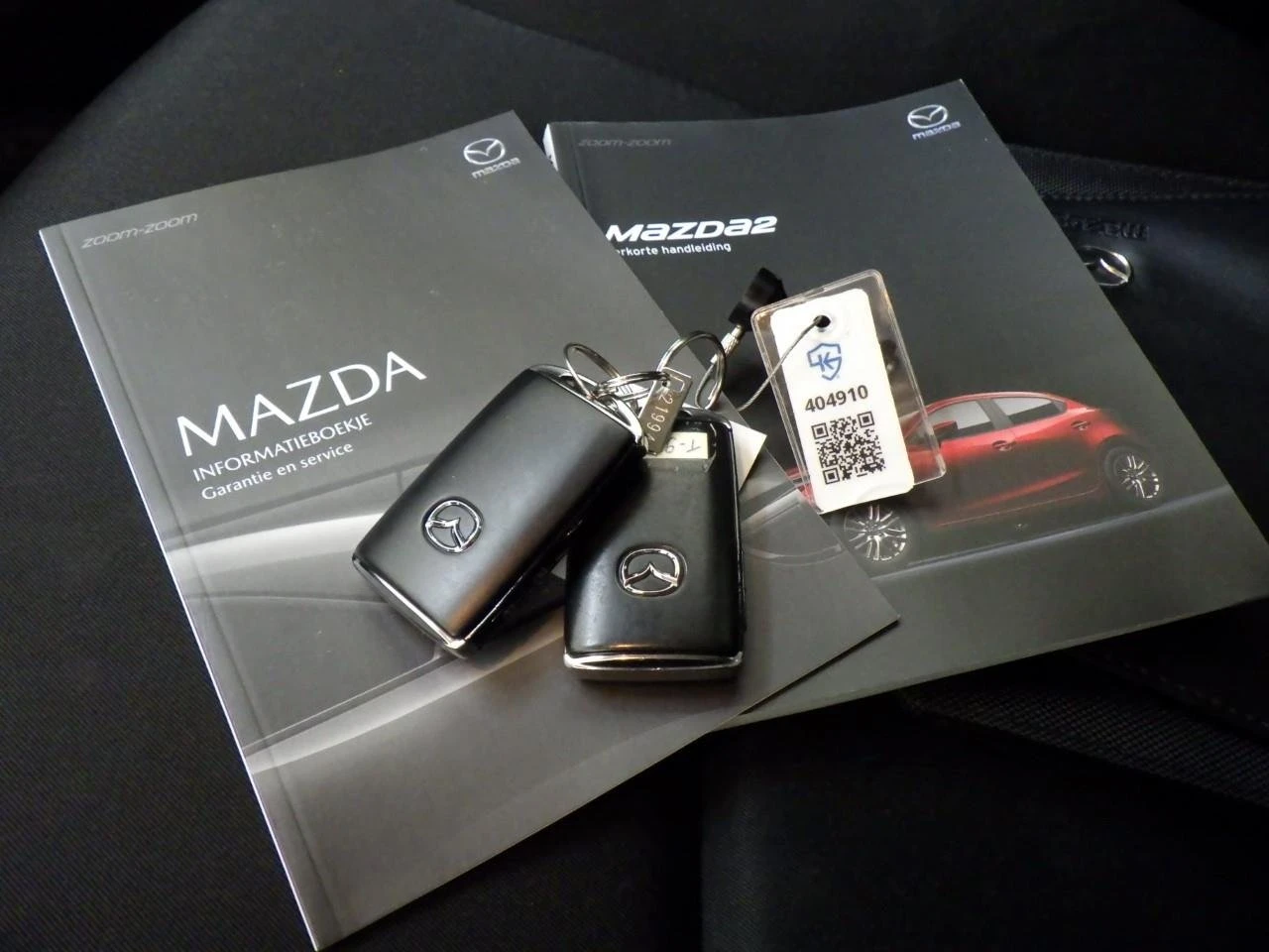 Mazda 2  SKYACTIV-G, снимка 12 - Автомобили и джипове - 54552347