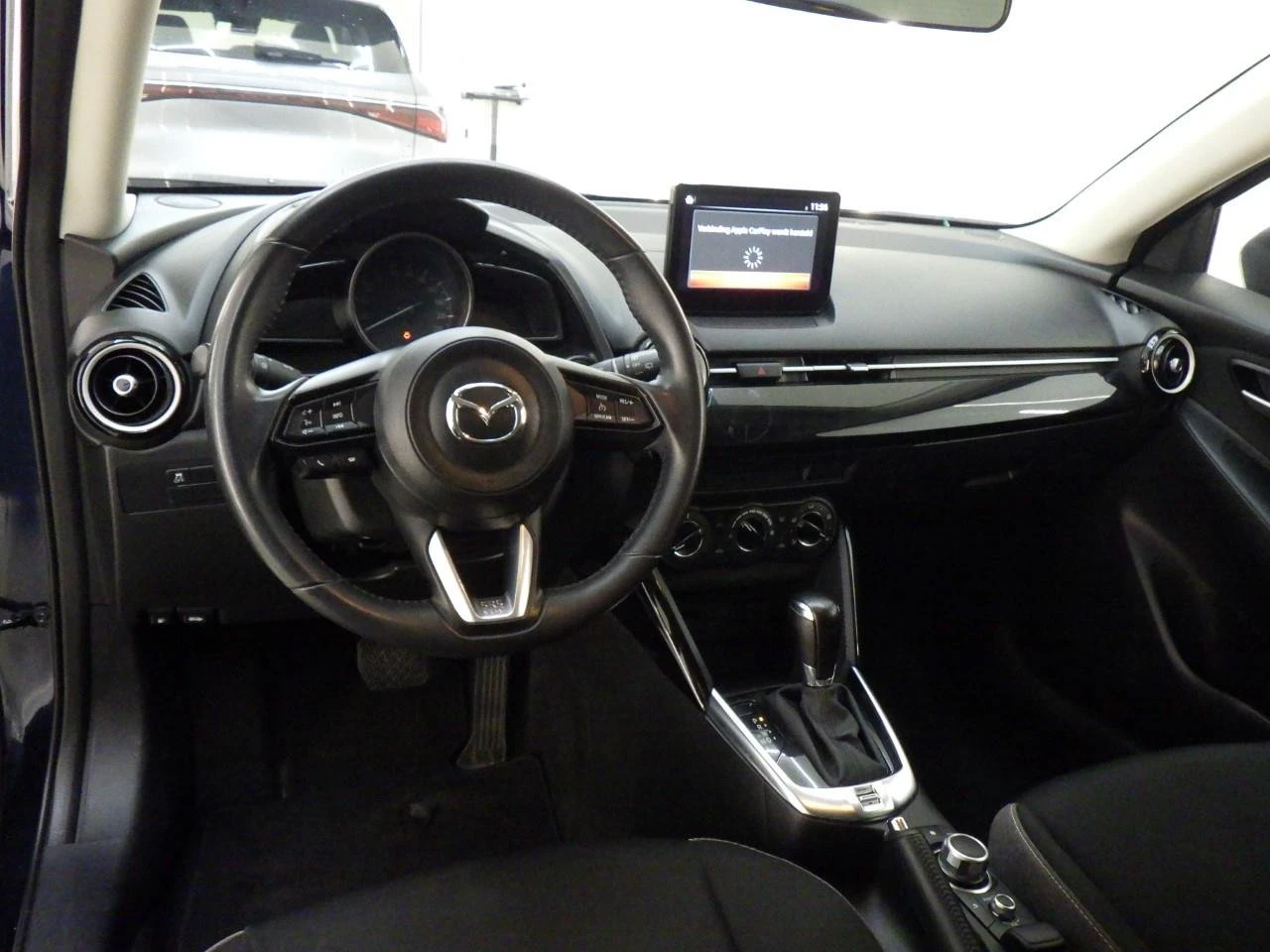 Mazda 2  SKYACTIV-G, снимка 7 - Автомобили и джипове - 54552347