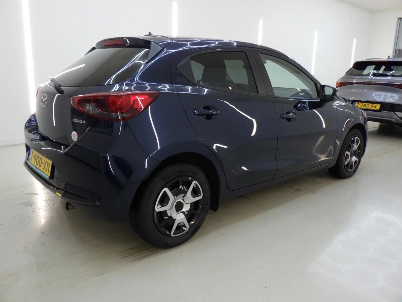Mazda 2  SKYACTIV-G, снимка 3 - Автомобили и джипове - 54552347