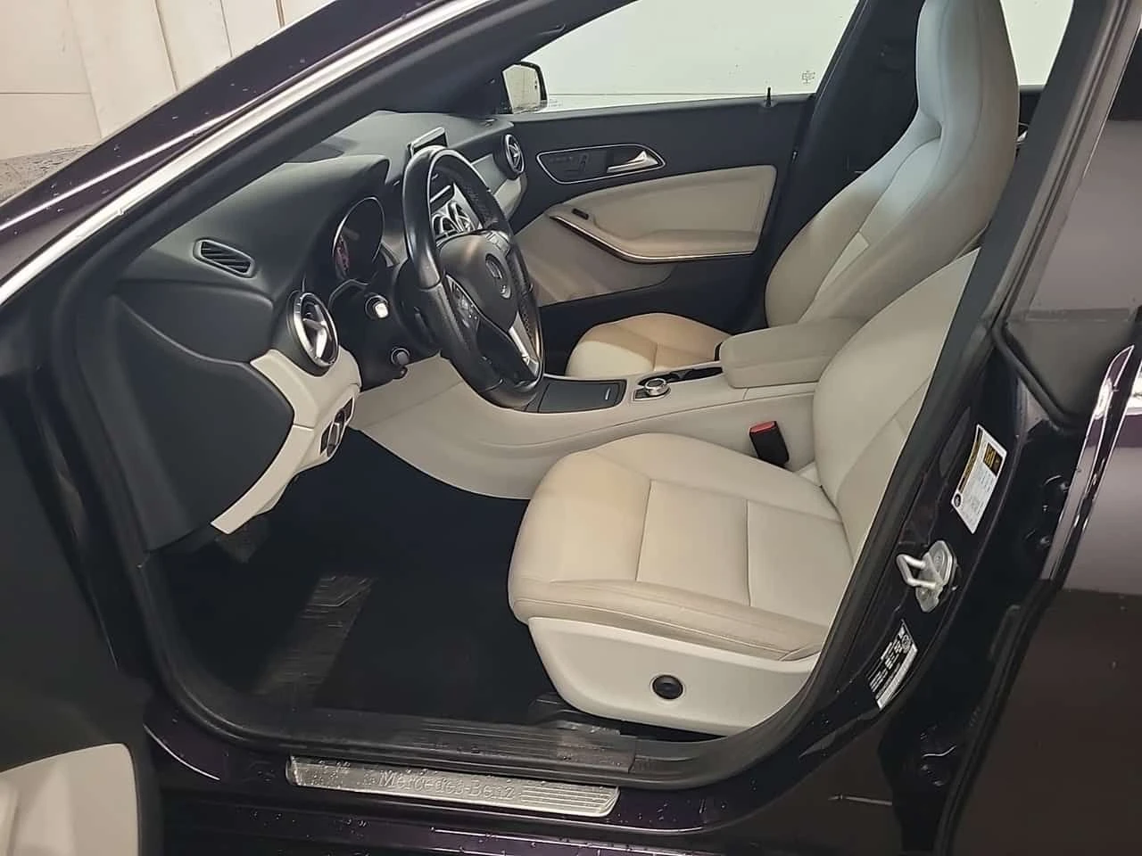 Mercedes-Benz CLA 250 * CARFAX * 2 КЛЮЧА * ПАНОРАМА * АВТОКРЕДИТ * , снимка 9 - Автомобили и джипове - 55047058