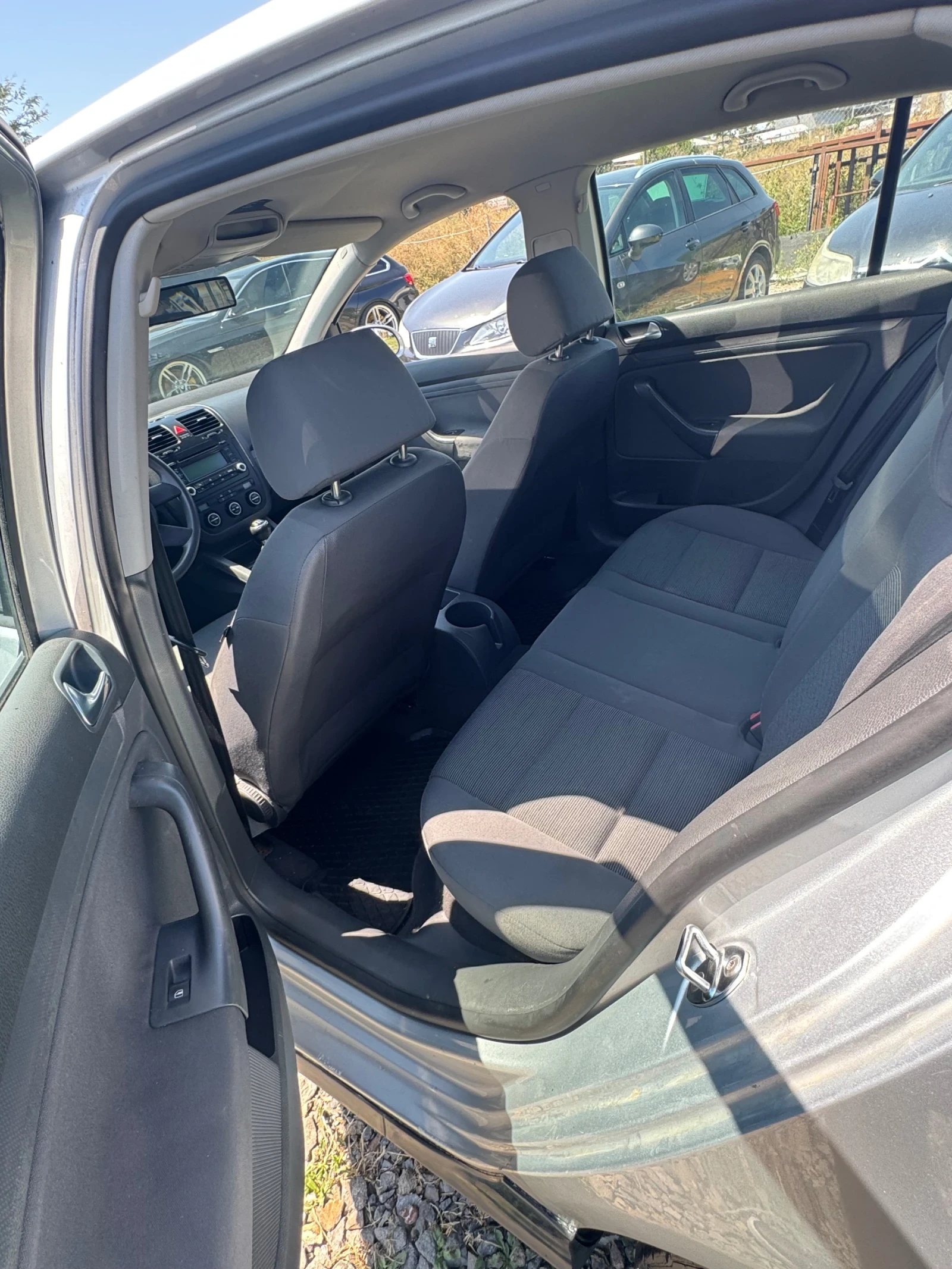 VW Golf Mk5, снимка 9 - Автомобили и джипове - 55432364