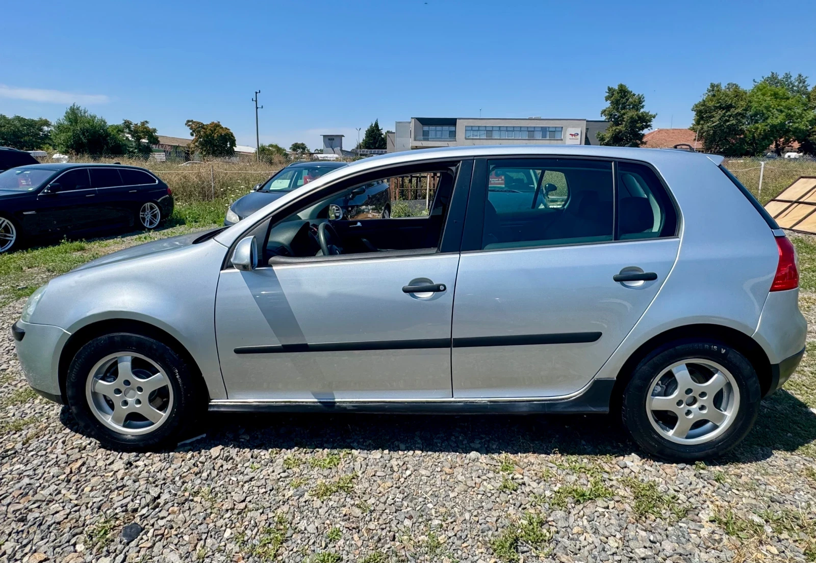 VW Golf Mk5, снимка 4 - Автомобили и джипове - 55432364