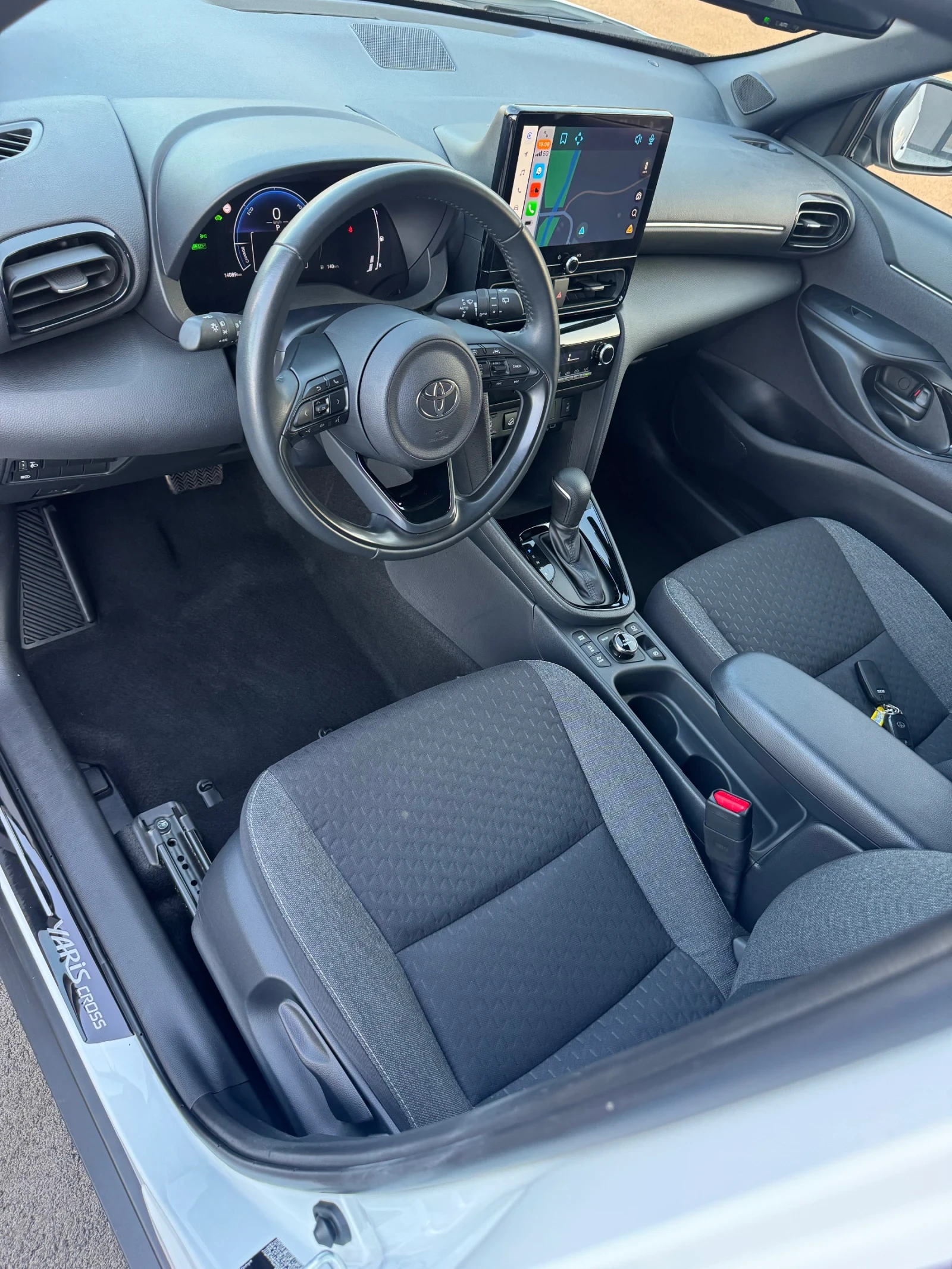 Toyota Yaris Cross HEV/4x4/BI-TONE/08.2025/ГАРАНЦИОНЕН, снимка 9 - Автомобили и джипове - 55971534