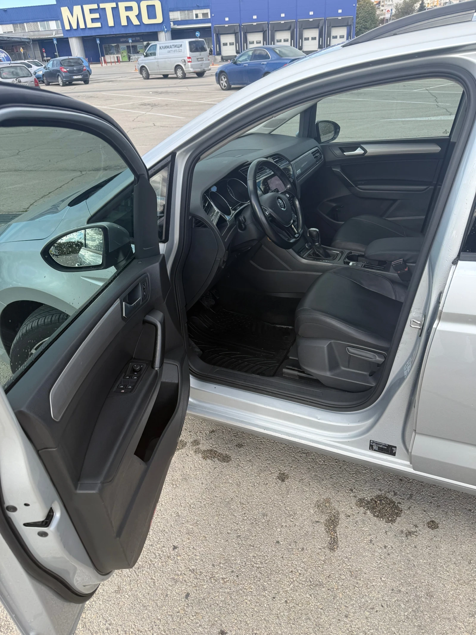 VW Touran 1.4 150 к.с AUTOMAT, снимка 10 - Автомобили и джипове - 56720648