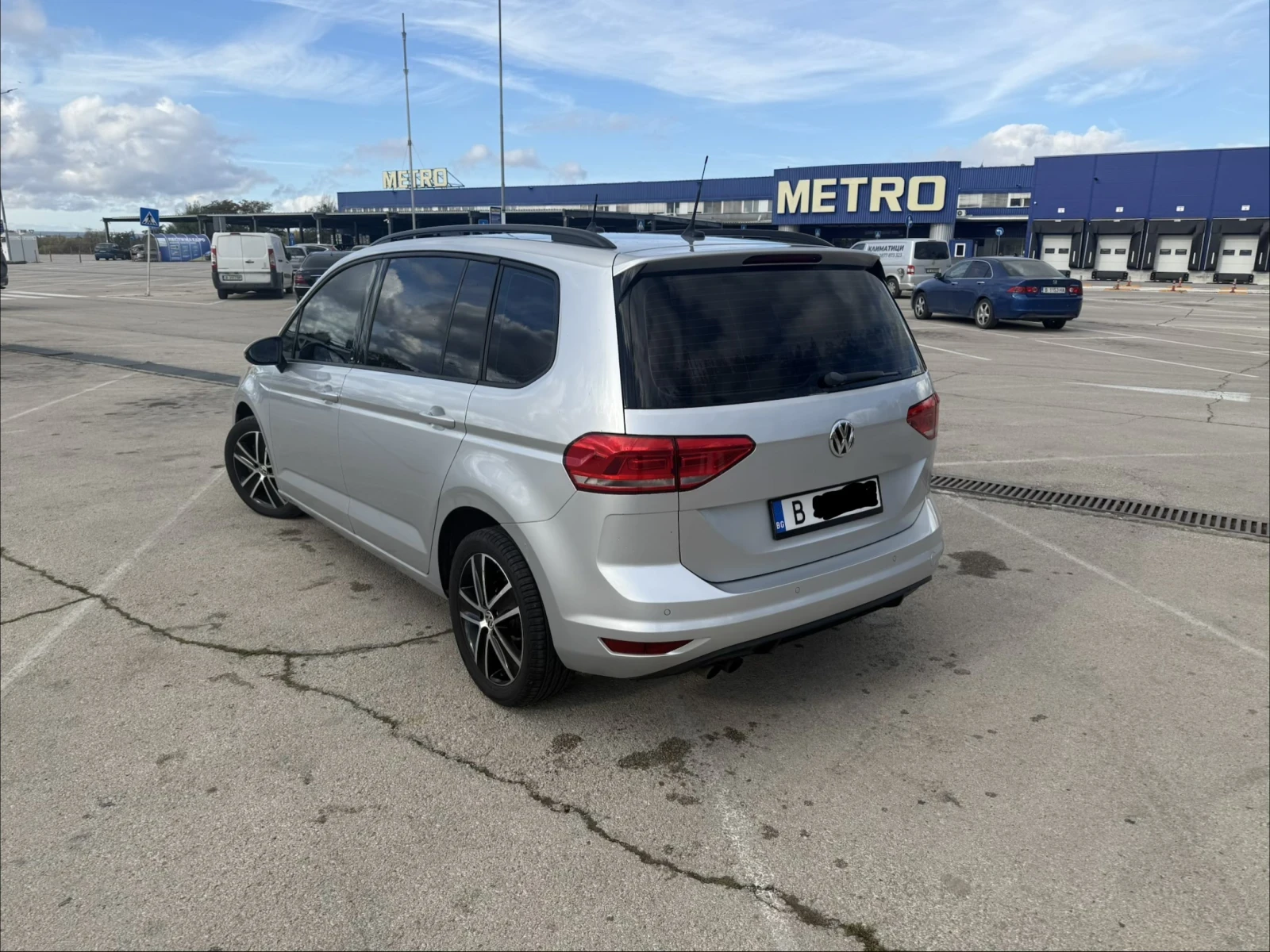 VW Touran 1.4 150 к.с AUTOMAT, снимка 4 - Автомобили и джипове - 56720648