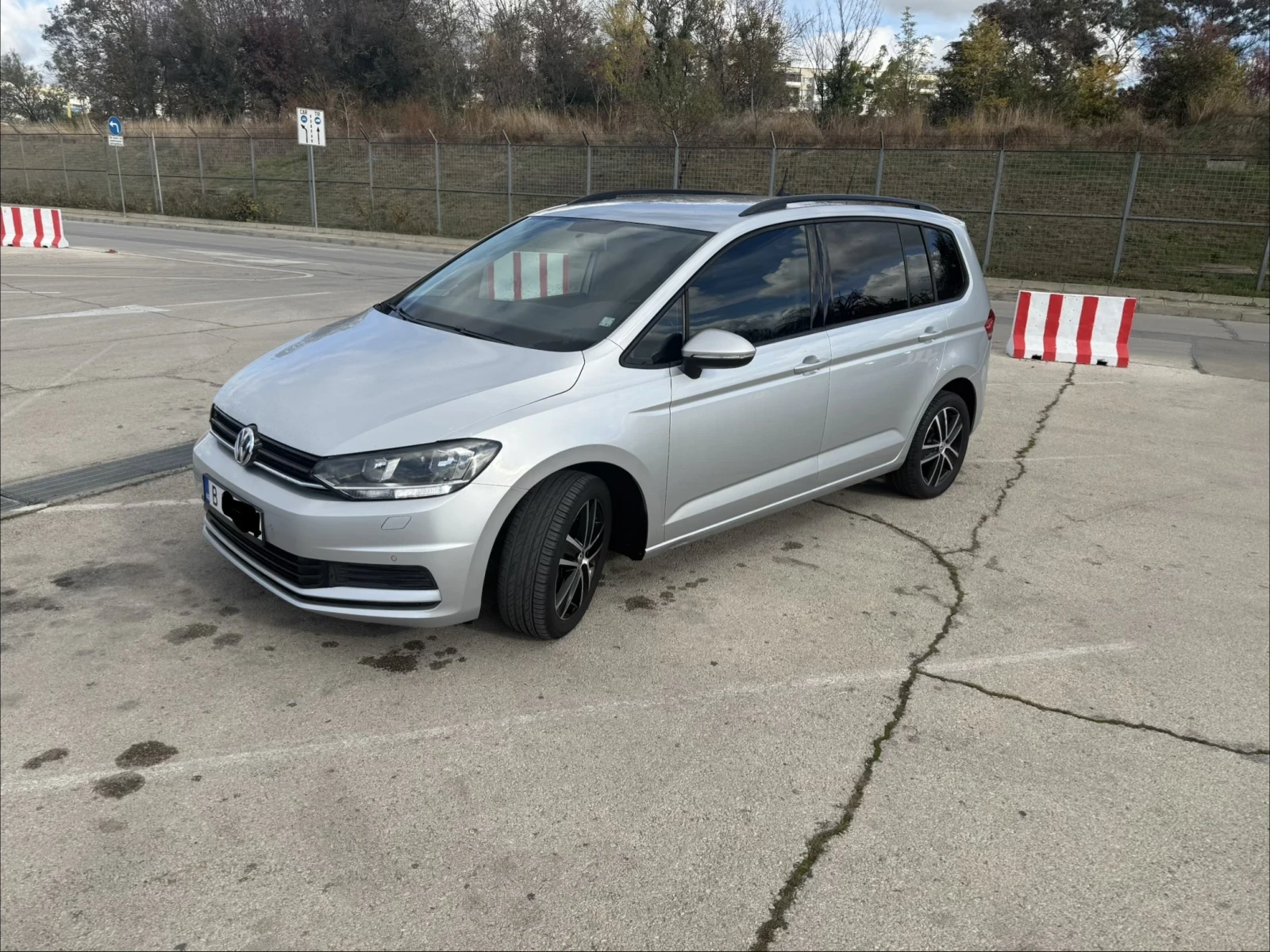 VW Touran 1.4 150 к.с AUTOMAT, снимка 2 - Автомобили и джипове - 56720648