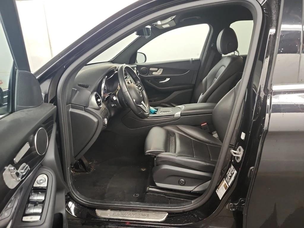 Mercedes-Benz GLC 300 2022 * CARFAX * БЕЗ ПЪРВОНАЧАЛНА ВНОСКА - изображение 6