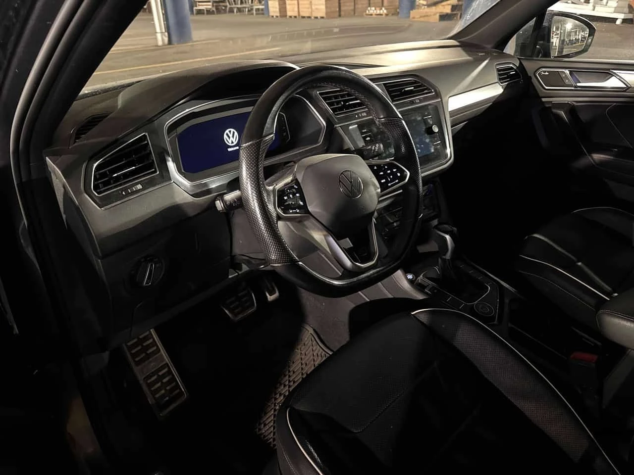 VW Tiguan / Highline R Line / 1 СОБСТВЕНИК / БЕЗ ИНЦИДЕНТИ, снимка 7 - Автомобили и джипове - 56288740