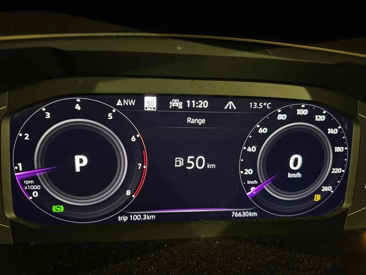 VW Tiguan / Highline R Line / 1 СОБСТВЕНИК / БЕЗ ИНЦИДЕНТИ, снимка 8 - Автомобили и джипове - 56288740