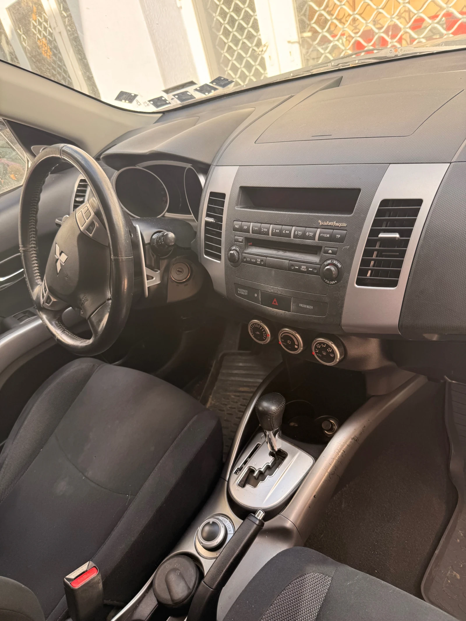 Mitsubishi Outlander Outlander , снимка 4 - Автомобили и джипове - 56619299