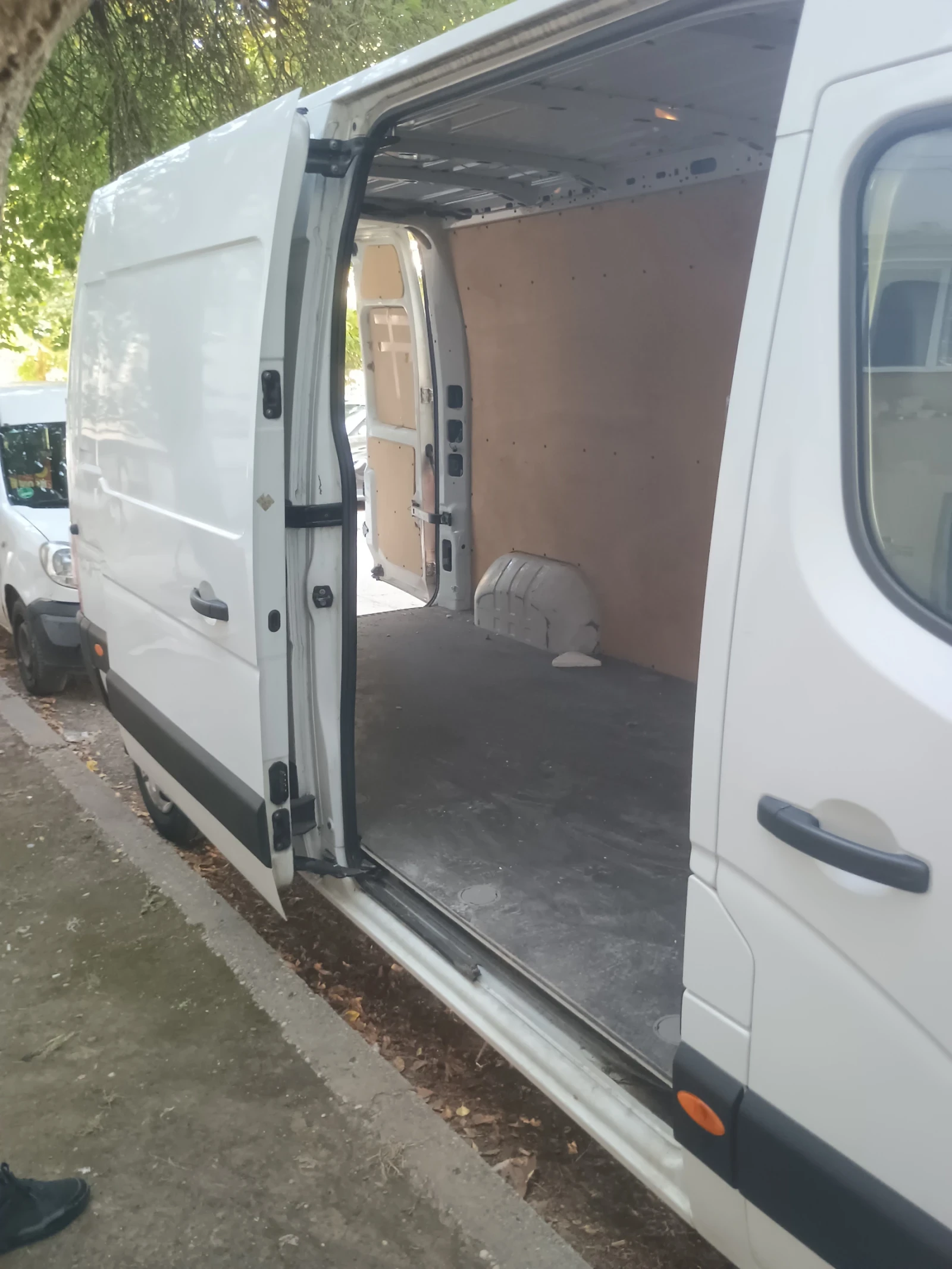 Renault Master, снимка 3 - Бусове и автобуси - 56129573