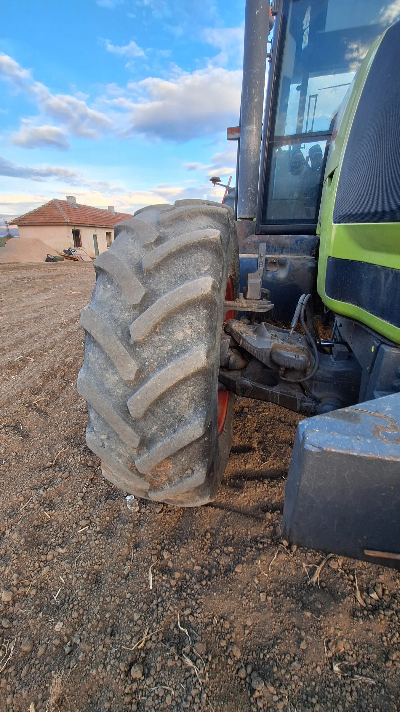 Трактор Claas Ares 836 RZ, снимка 10 - Селскостопанска техника - 56424017