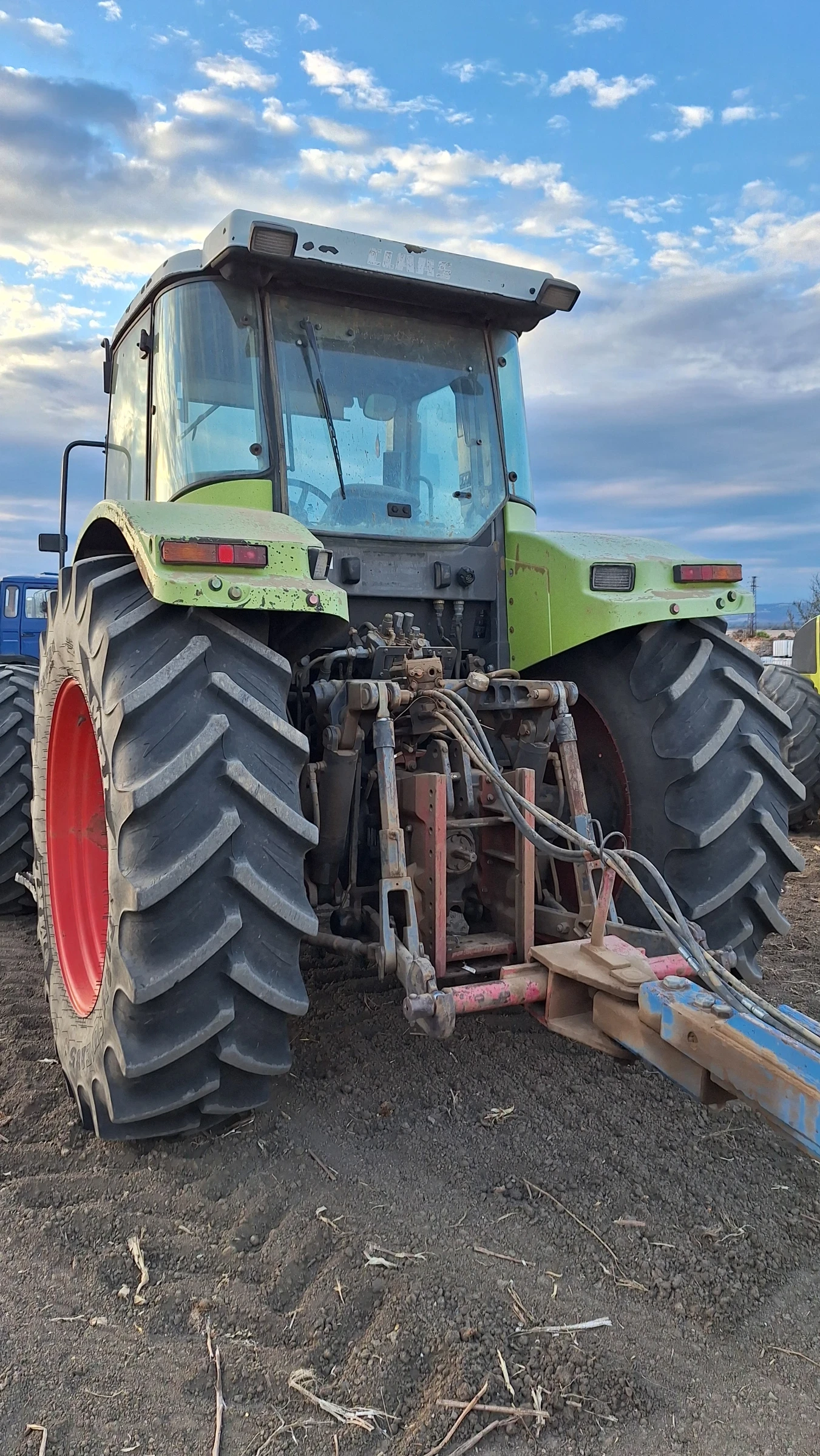 Трактор Claas Ares 836 RZ, снимка 4 - Селскостопанска техника - 56424017