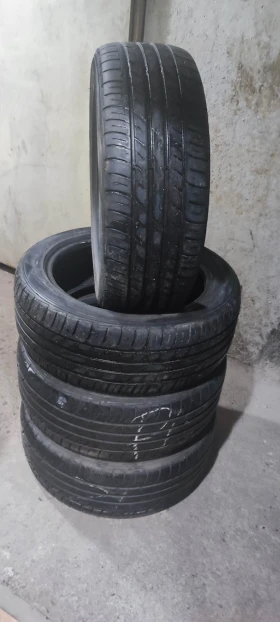 Гуми Летни 215/50R17, снимка 3 - Гуми и джанти - 47954522