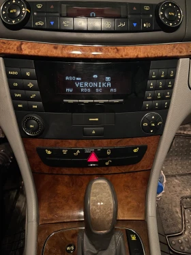 Mercedes-Benz E 320 Сервизирана /Регистрирана[3.2][бензин/газ]224к.с. , снимка 7