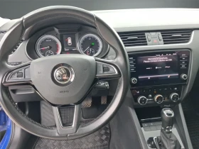 Skoda Octavia 1.5 G-Tec, 7DSG, пълна сервизна история, от Българ, снимка 15