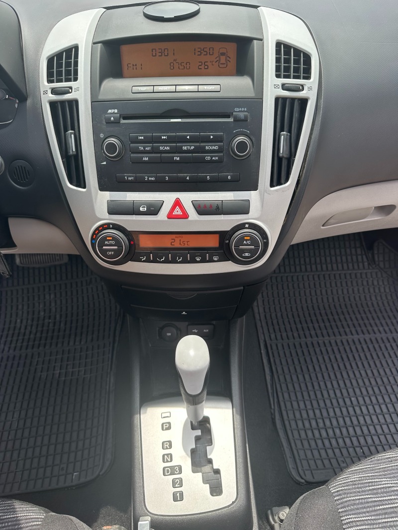 Kia Ceed 1.6i 116kc AUTOMAT, снимка 12 - Автомобили и джипове - 46704003