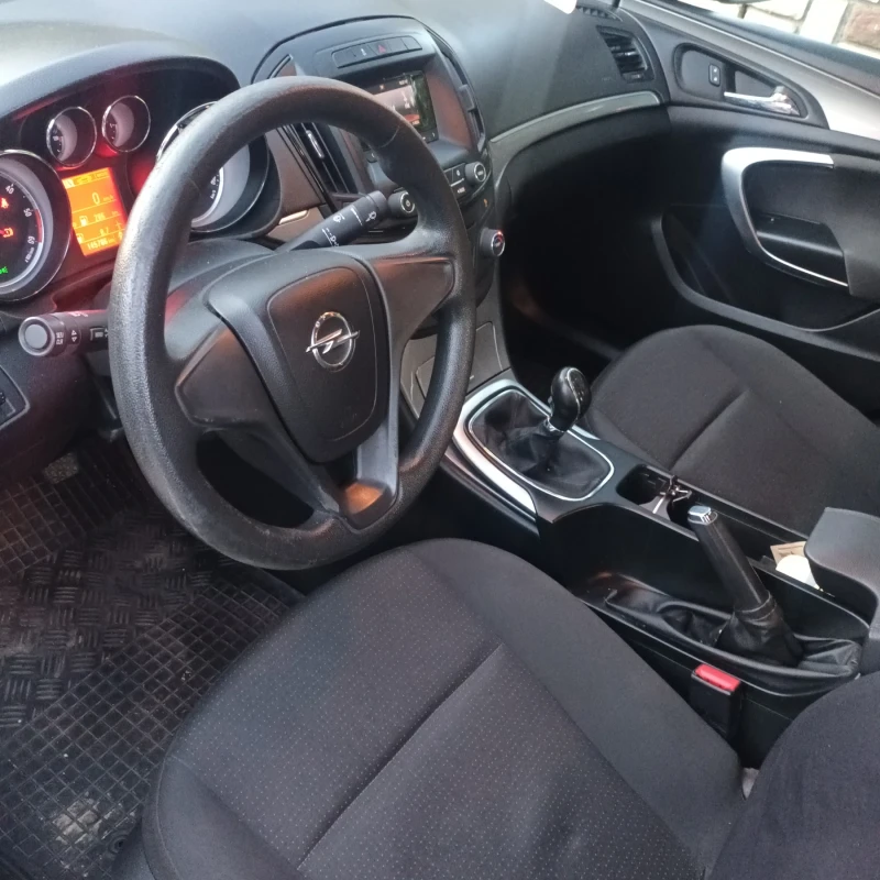 Opel Insignia Седан, снимка 6 - Автомобили и джипове - 47799798