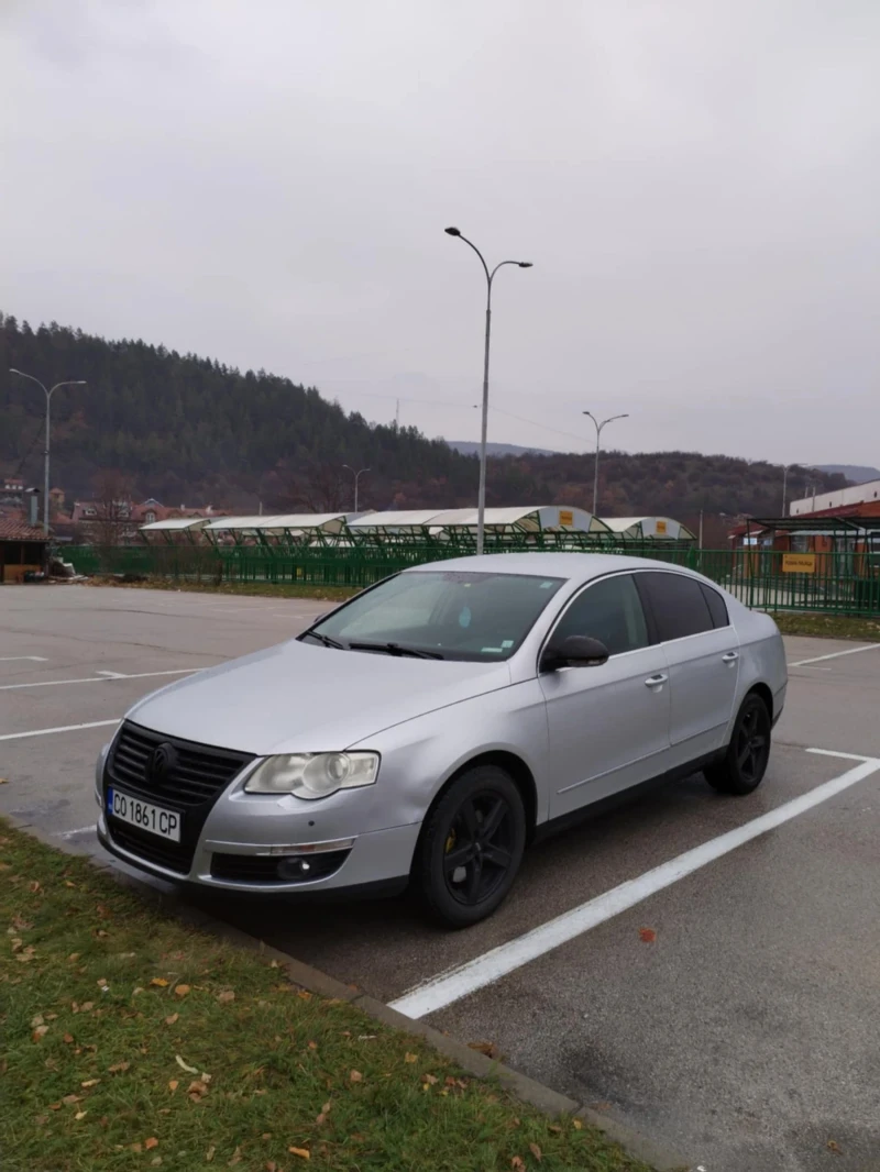 VW Passat, снимка 1 - Автомобили и джипове - 48384925