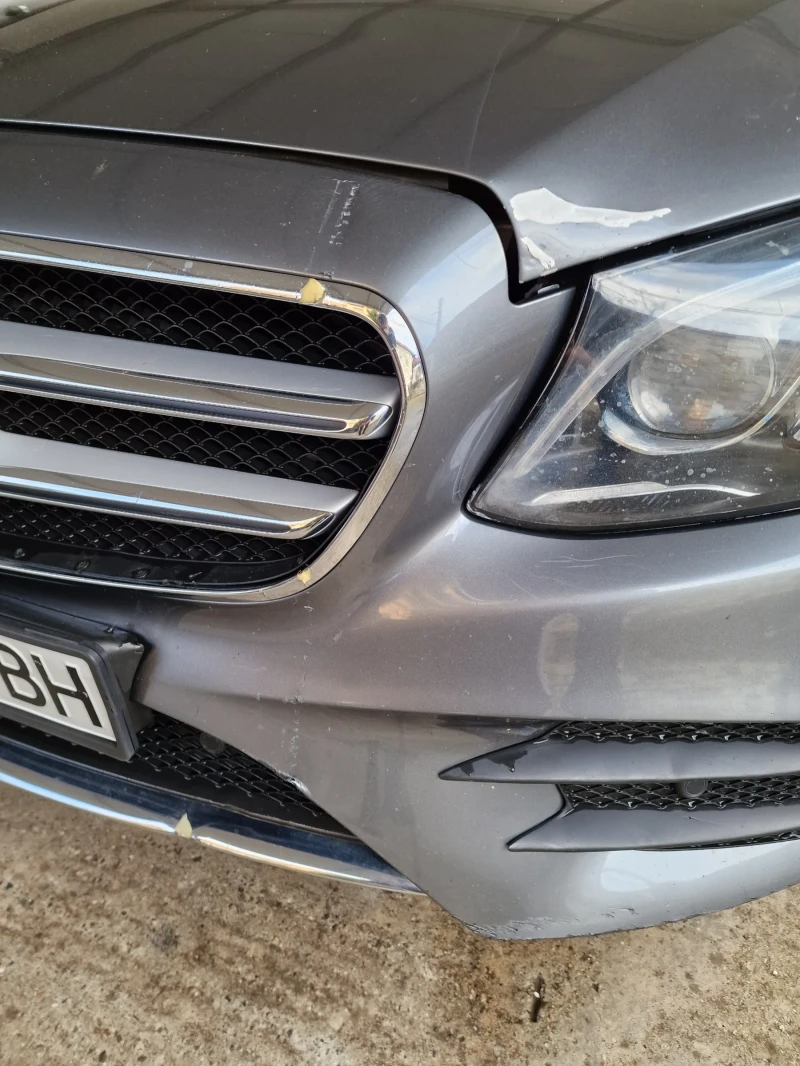 Mercedes-Benz E 220, снимка 4 - Автомобили и джипове - 52354992