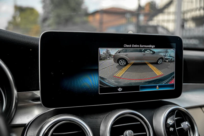 Mercedes-Benz C 300 4MATIC AMG* PANO* ПОДГРЕВ* BLINDSPOT* CAM* , снимка 9 - Автомобили и джипове - 52549861