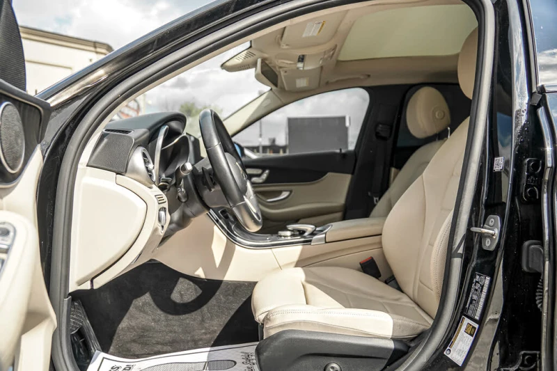 Mercedes-Benz C 300 4MATIC AMG* PANO* ПОДГРЕВ* BLINDSPOT* CAM* , снимка 7 - Автомобили и джипове - 52549861