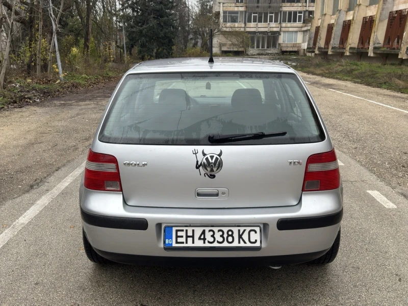 VW Golf 1.9 TDI, снимка 7 - Автомобили и джипове - 52678966