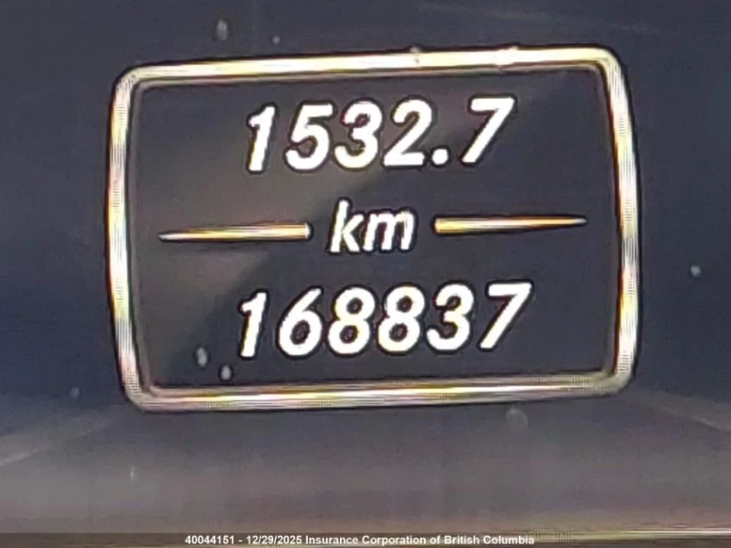 Mercedes-Benz E 350 AMG* Harman Kardon* Става на газ, снимка 14 - Автомобили и джипове - 52934648