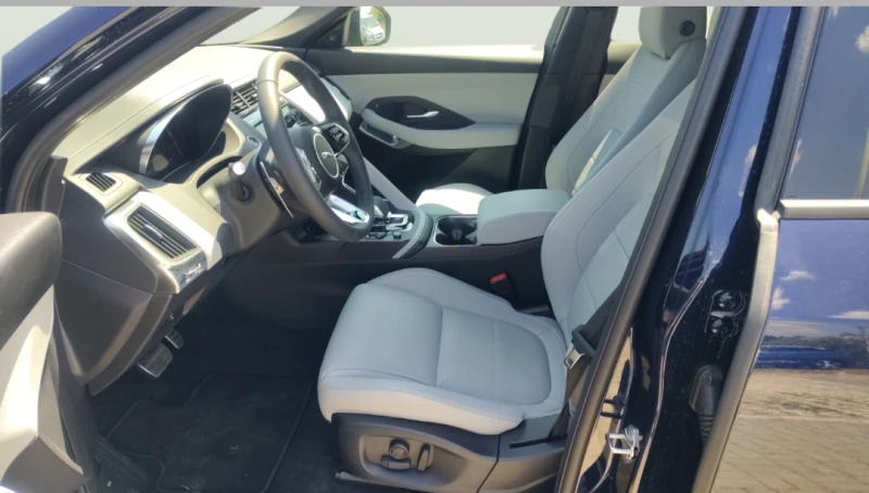 Jaguar E-pace 2.0 MHEV, снимка 13 - Автомобили и джипове - 53145558