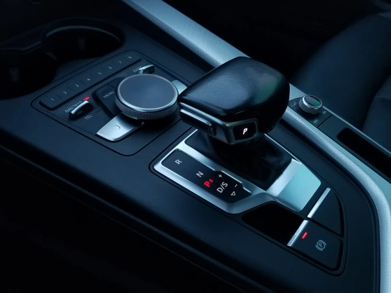 Audi A4 2.0T quattro* АвтоКредит* (ЦЕНА ДО БГ), снимка 15 - Автомобили и джипове - 53170580