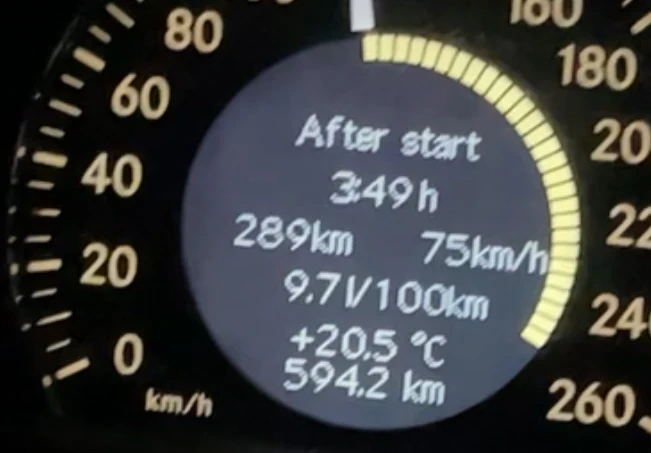 Mercedes-Benz E 320 Сервизирана /Регистрирана[3.2][бензин/газ]224к.с. , снимка 15 - Автомобили и джипове - 52287049